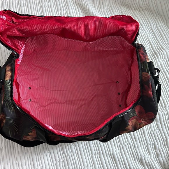 Herschel Supply Company Tropical Black Floral Duffel Bag Large - Picture 9 of 16